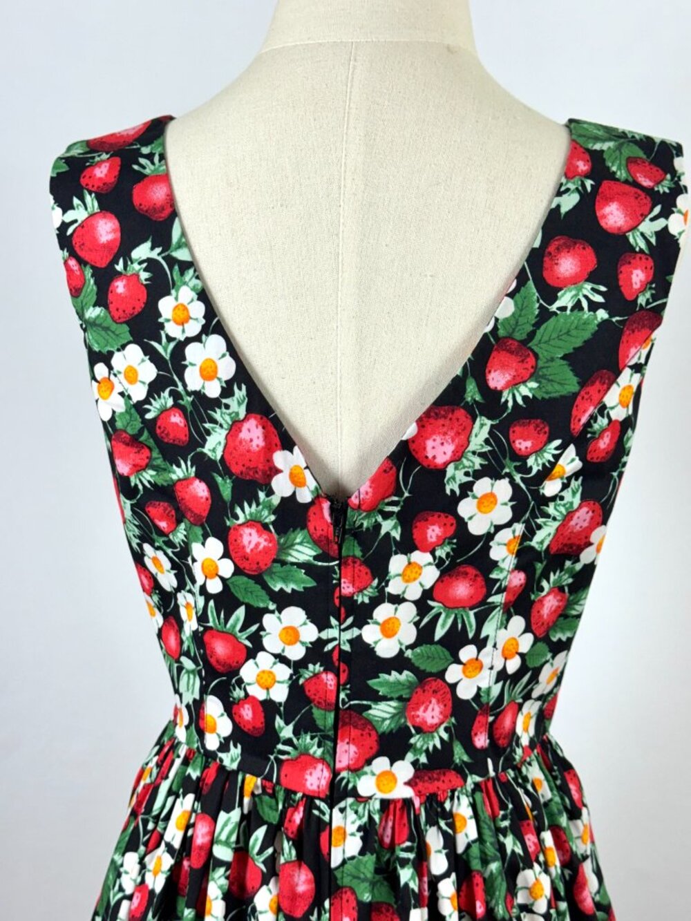 Hell Bunny Strawberry Retro Pin Up Fit & Flare Dress Vtg 50s-Style Sleeveless - Picture 6 of 10
